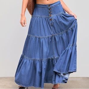 DENIM HIGH RISE SOLID TIERED BUTTON POCKET MAXI SKIRT (0XL)